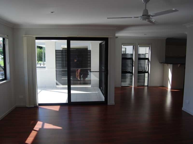 4 / 35 Harley Street, Labrador QLD 4215