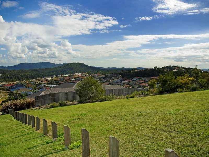 86 Salvado Drive, Pacific Pines QLD 4211