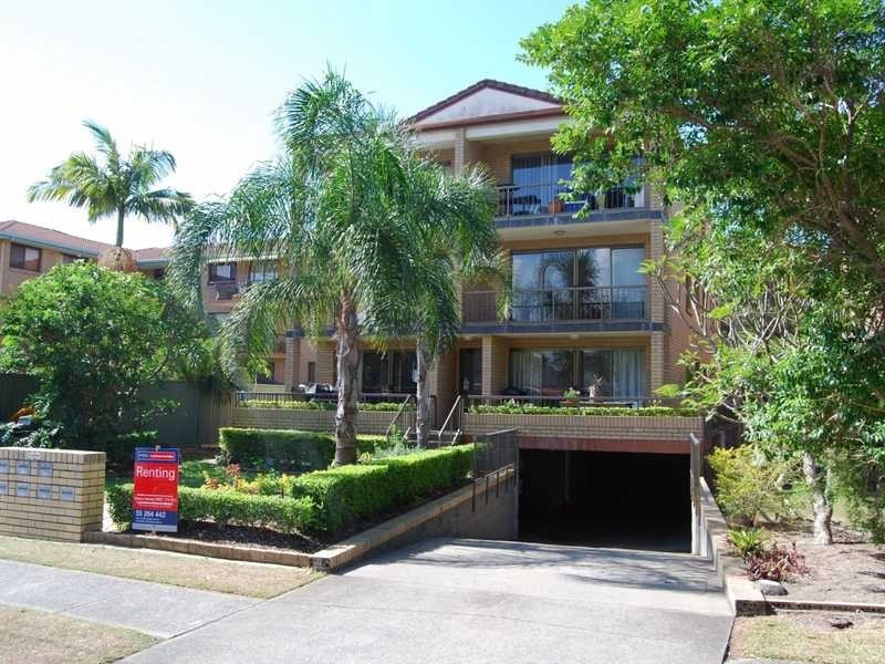 4 / 25 Armrick, Broadbeach QLD 4218