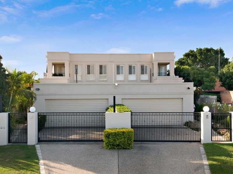 2 / 31 Runaway Bay Avenue, Runaway Bay QLD 4216
