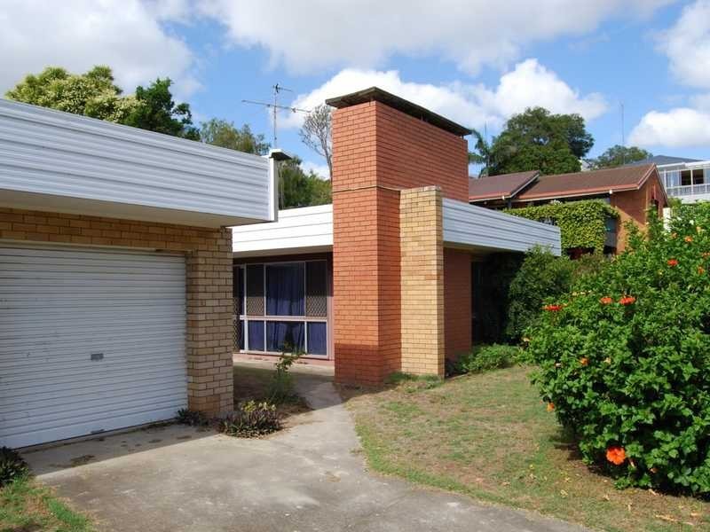 10 Wildash Street, Southport QLD 4215