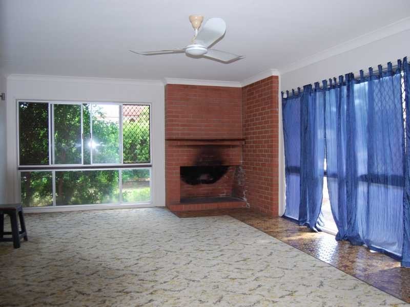 10 Wildash Street, Southport QLD 4215