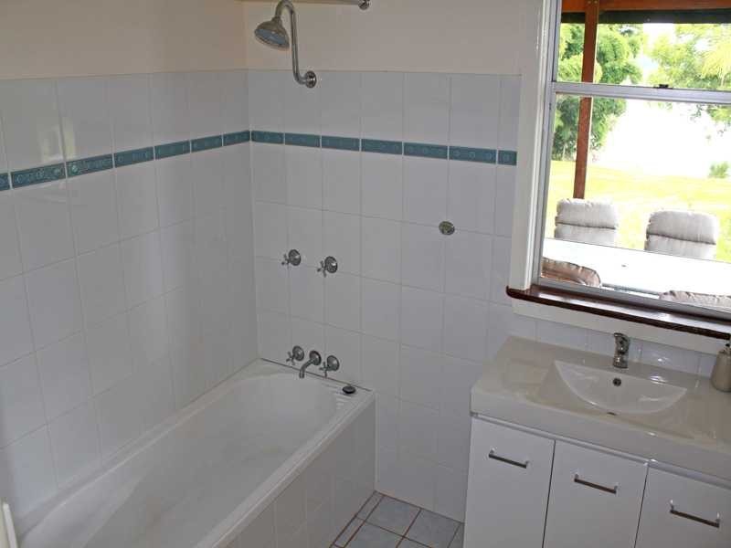 2 Cooks Lane, West Kempsey NSW 2440