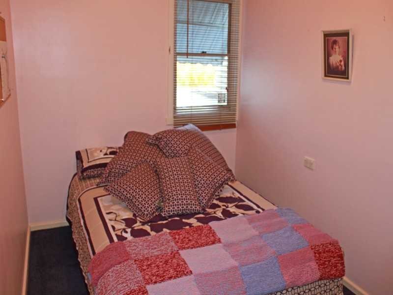 19 Greenfields Avenue, West Kempsey NSW 2440