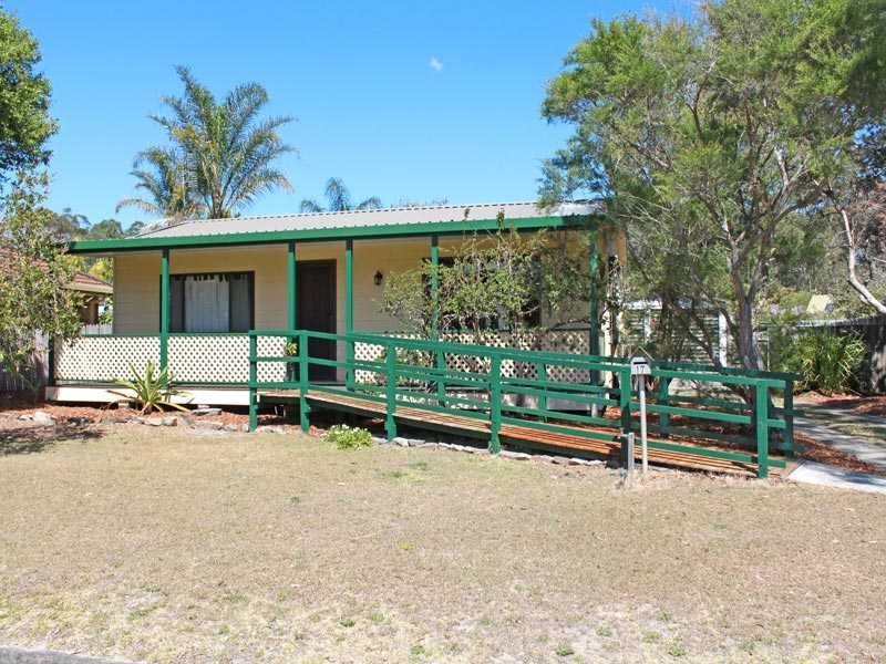 17 Seventeenth Avenue, Stuarts Point NSW 2441