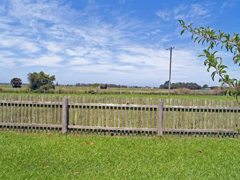 18-20 Riverside Drive KINCHELA VIA, Kempsey NSW 2440