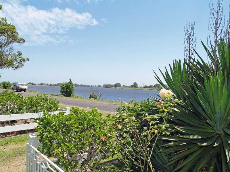 18-20 Riverside Drive KINCHELA VIA, Kempsey NSW 2440
