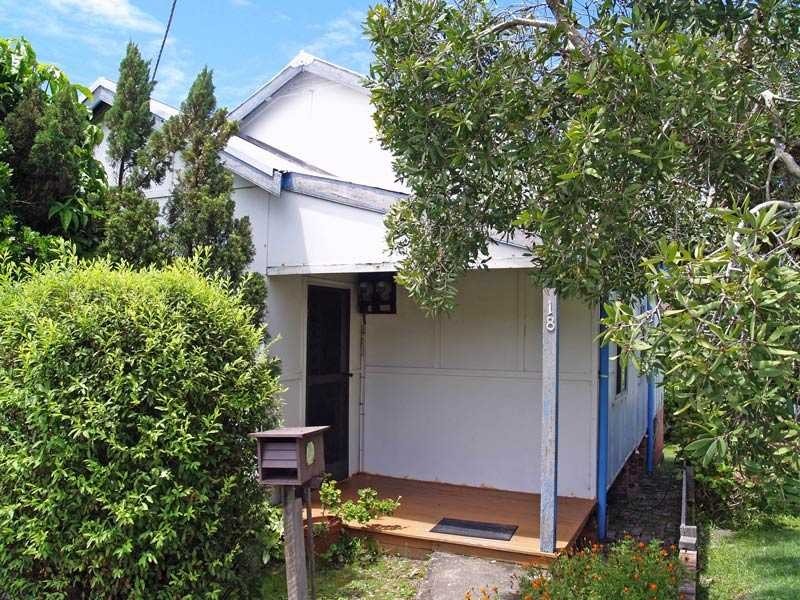 18 East Street, Crescent Head NSW 2440