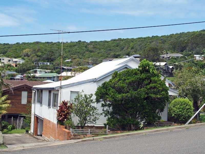 18 East Street, Crescent Head NSW 2440