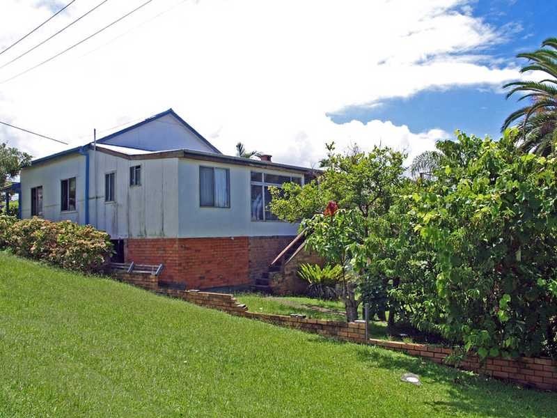 18 East Street, Crescent Head NSW 2440