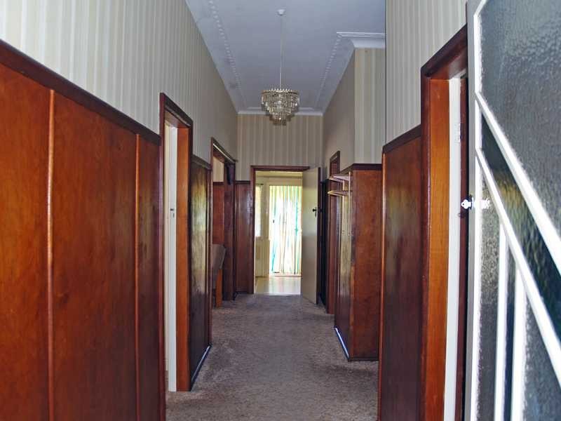 9 Greenfields Avenue, West Kempsey NSW 2440