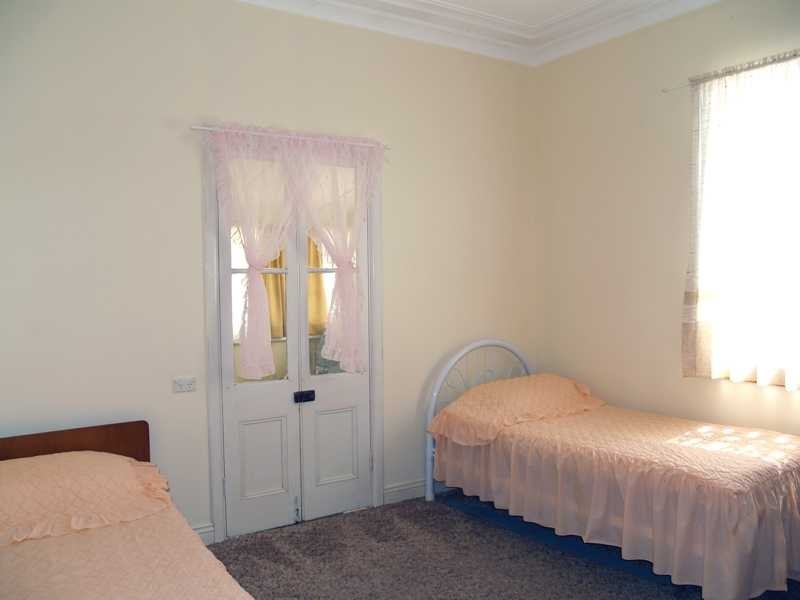 9 Greenfields Avenue, West Kempsey NSW 2440