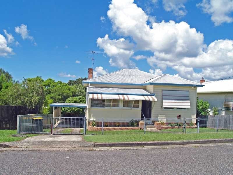 9 Greenfields Avenue, West Kempsey NSW 2440