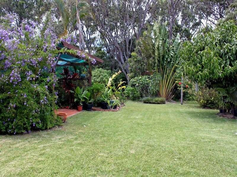 17 Skyline Crescent, Crescent Head NSW 2440