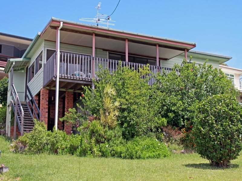 4 View Street, Crescent Head NSW 2440