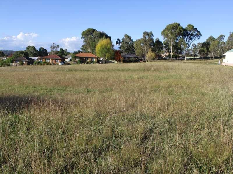 18 Dale Crescent, Armidale NSW 2350