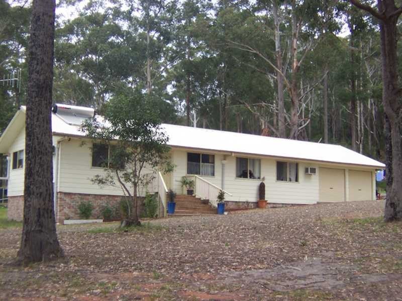 115 Neville Morton Drive, Crescent Head NSW 2440