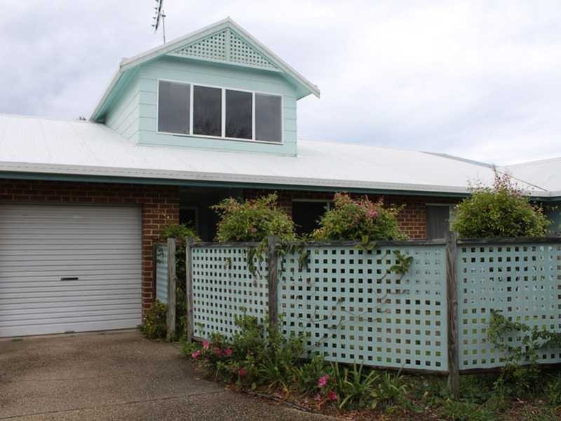 2/12 Allman Place, Crescent Head NSW 2440