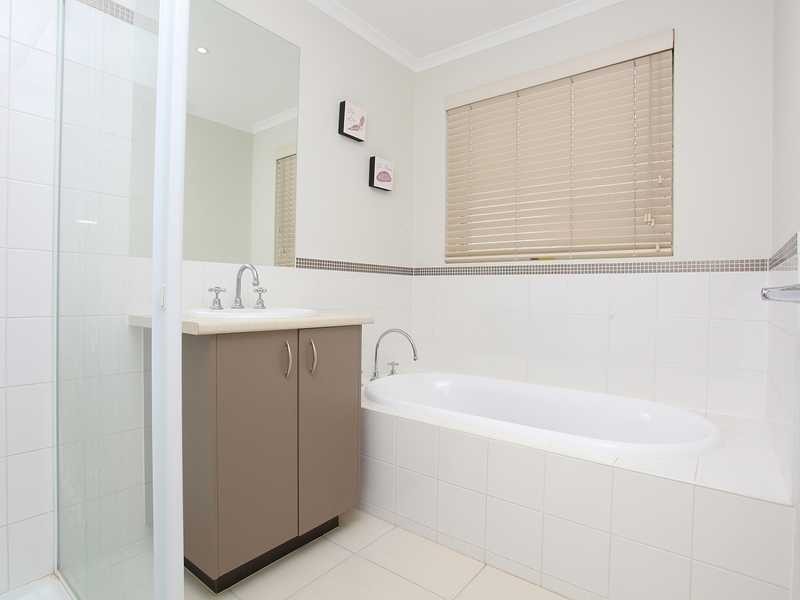 7 Celendine Place, Hillside VIC 3037