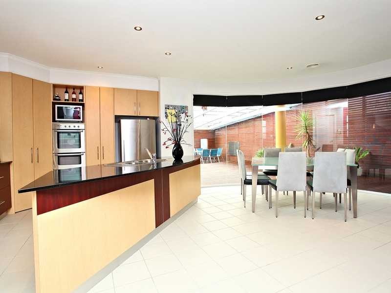 7 Morea Place, Caroline Springs VIC 3023