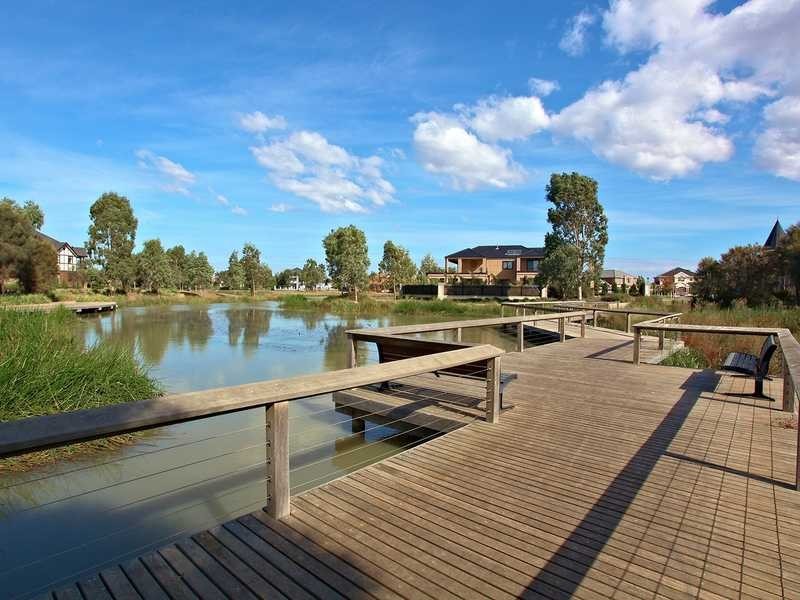 7 Morea Place, Caroline Springs VIC 3023