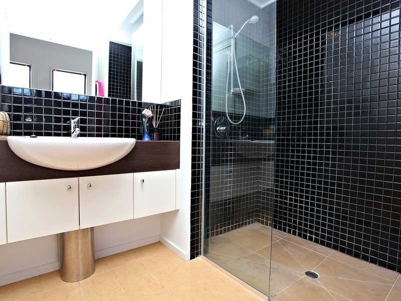 7 Morea Place, Caroline Springs VIC 3023