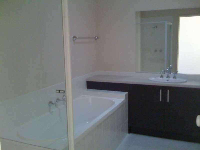 Unit 14/17 Crestmont Drive, Melton VIC 3337