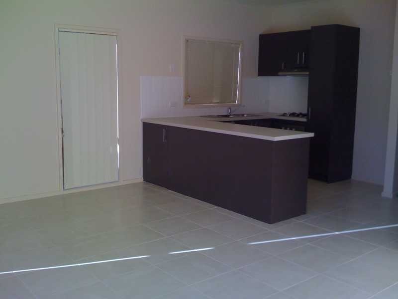 Unit 14/17 Crestmont Drive, Melton VIC 3337