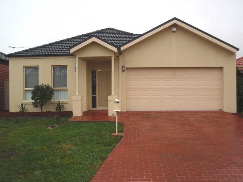 13 Bethworth Place, Caroline Springs VIC 3023