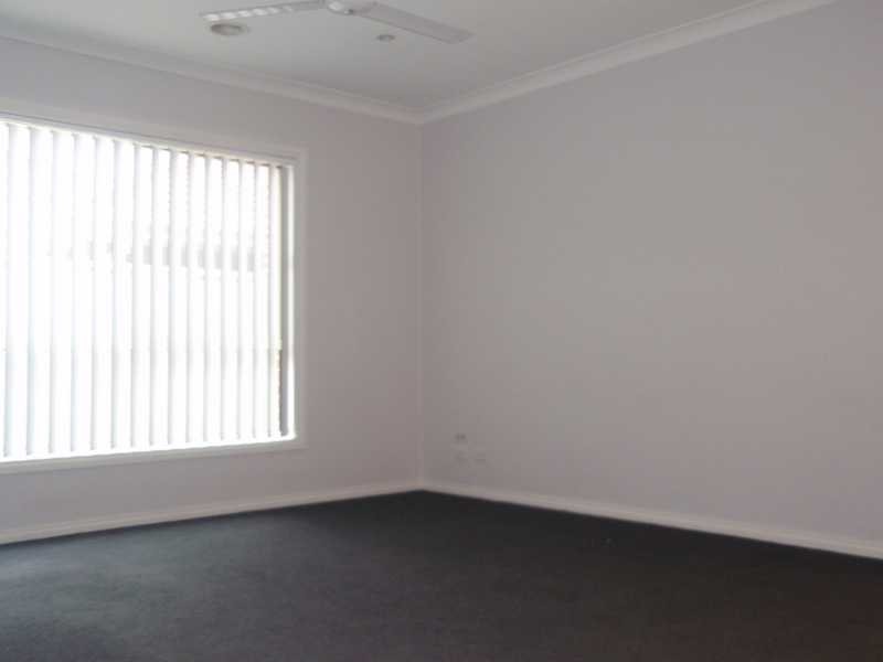 13 Bethworth Place, Caroline Springs VIC 3023