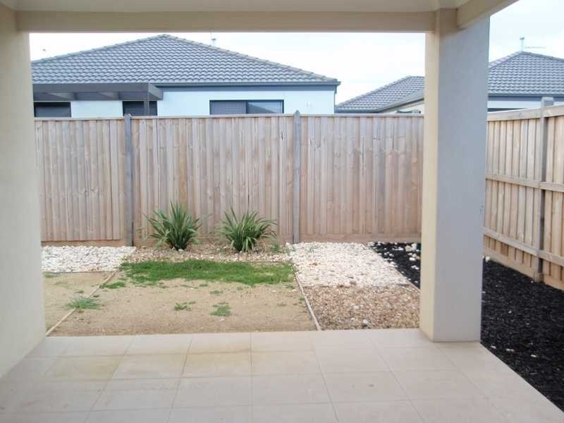 39 Belleville Court, Burnside Heights VIC 3023