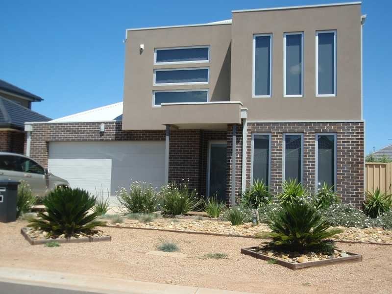 Alberfeldie Way, Caroline Springs VIC 3023