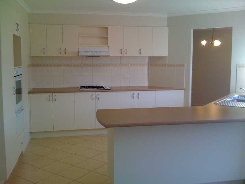 40 Heysen Parkway, Caroline Springs VIC 3023
