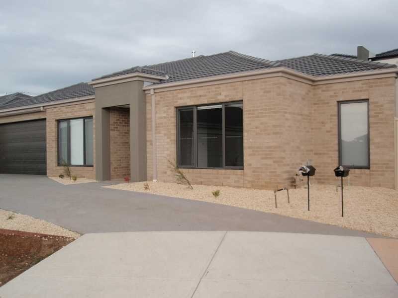 Unit 1/2046 Cadiz Waters, Point Cook VIC 3030