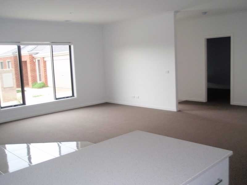 Unit 1/2046 Cadiz Waters, Point Cook VIC 3030