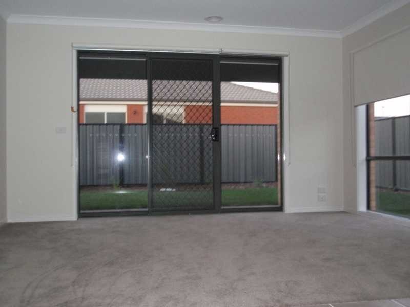 34 Sherrington Grance, Derrimut VIC 3030