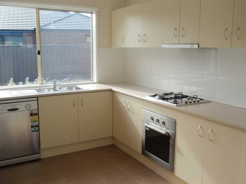 44 Speargrass Drive, Hillside VIC 3037