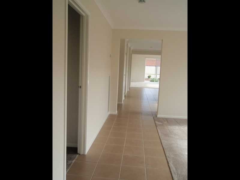 44 Speargrass Drive, Hillside VIC 3037