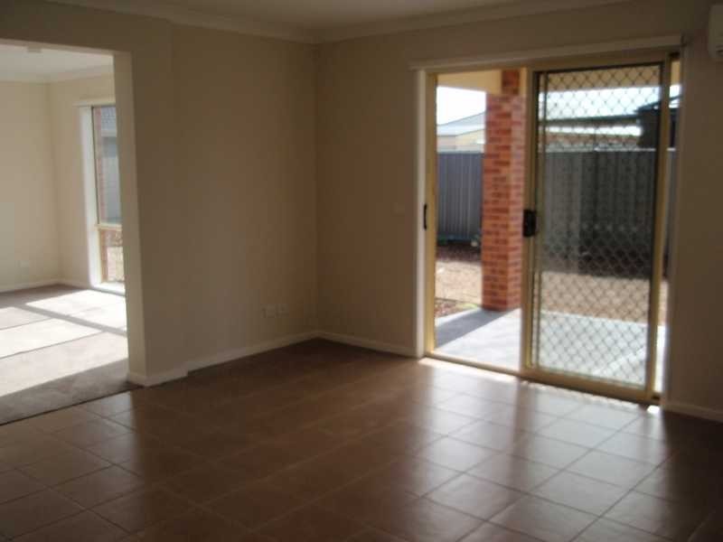 44 Speargrass Drive, Hillside VIC 3037