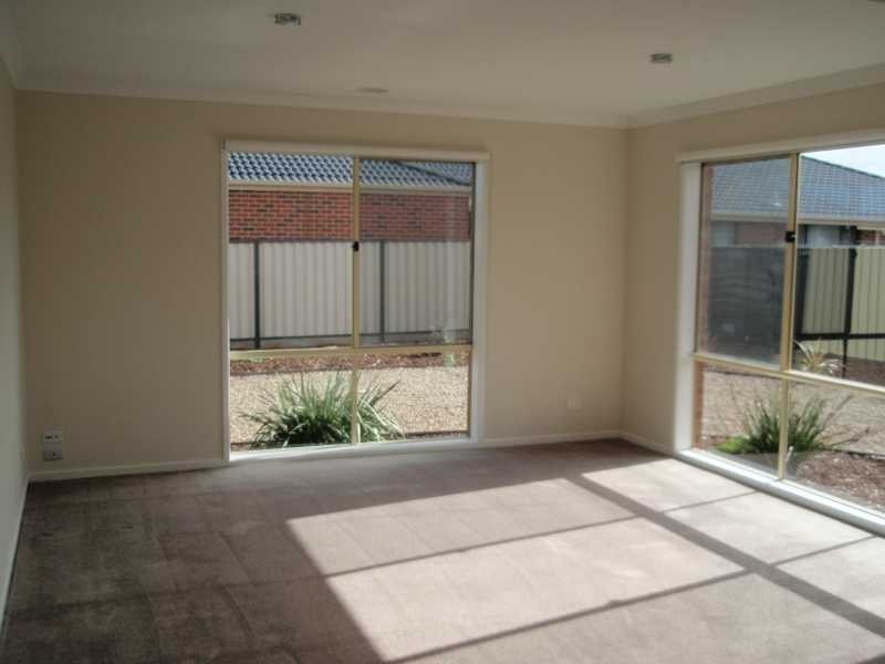 44 Speargrass Drive, Hillside VIC 3037