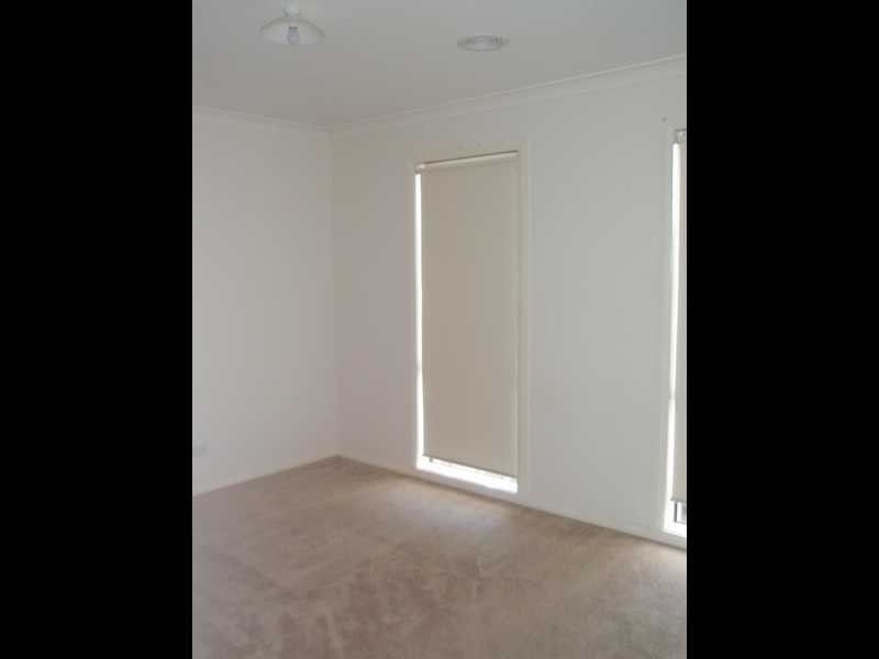 39 Belleville Close, Burnside Heights VIC 3023