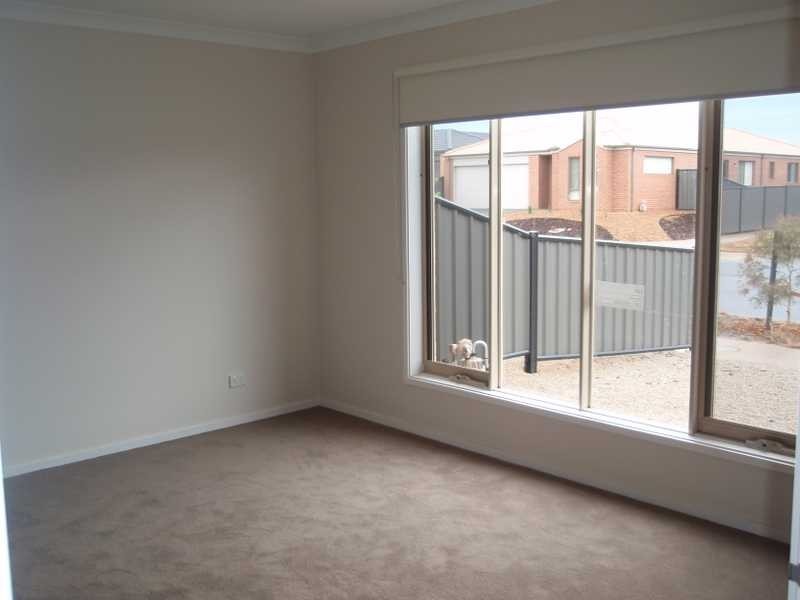 13 Sherrington Grance, Derrimut VIC 3030