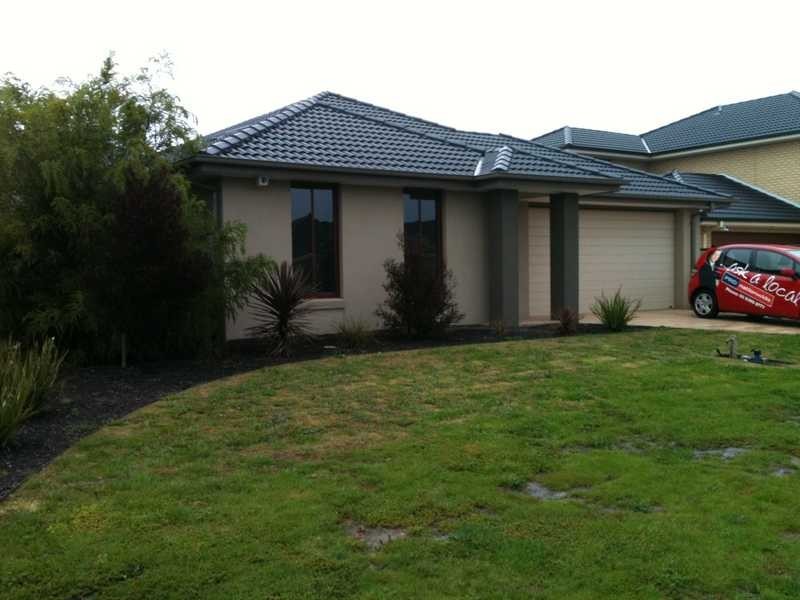 40 Monterey Bay Drive, Sanctuary Lakes VIC 3030