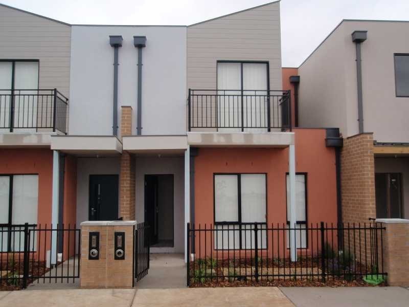 403 Hume Drive, Caroline Springs VIC 3023