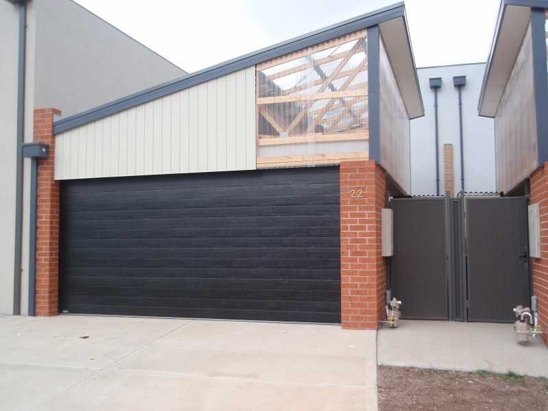 403 Hume Drive, Caroline Springs VIC 3023