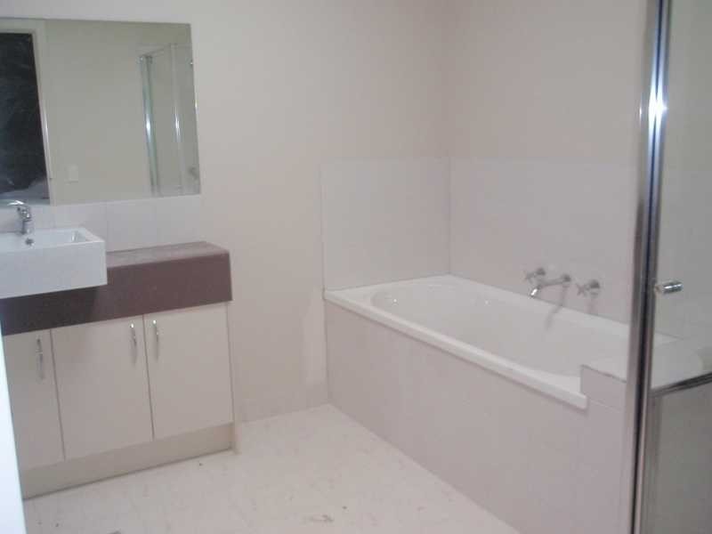 403 Hume Drive, Caroline Springs VIC 3023