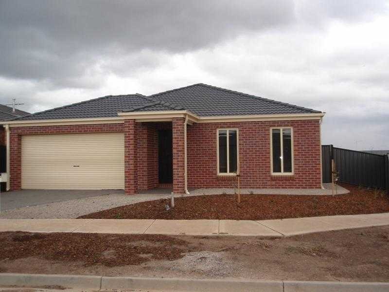 15 Drummond Circuit, Caroline Springs VIC 3023