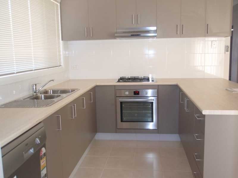 7 Hawksbury Green, Caroline Springs VIC 3023