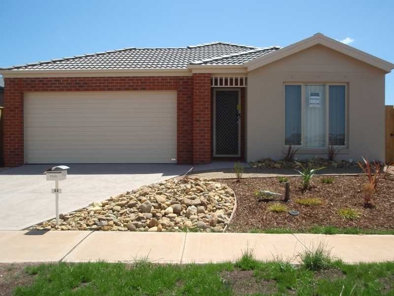 44 Saltbush Crescent, Melton VIC 3337