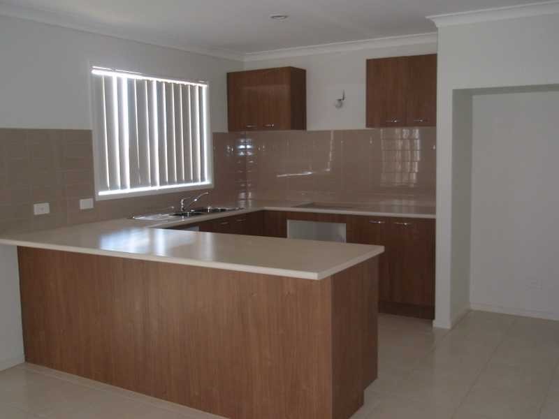 44 Saltbush Crescent, Melton VIC 3337